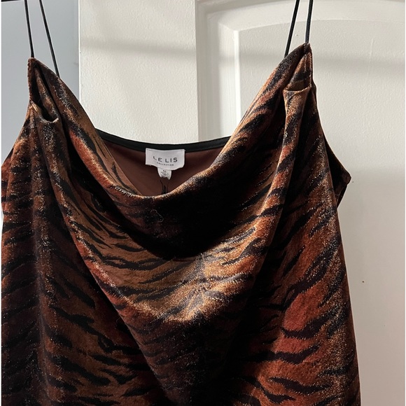 Velvet tiger stripe crop top - Picture 2 of 5